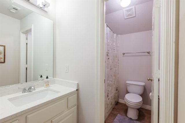 7515 Shady Villa Walk, Houston, TX 77055