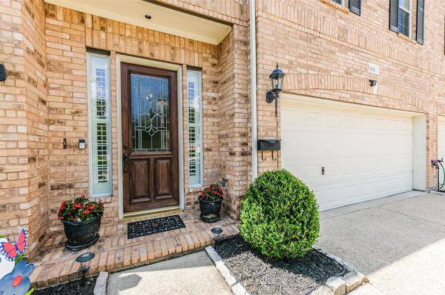 7515 Shady Villa Walk, Houston, TX 77055