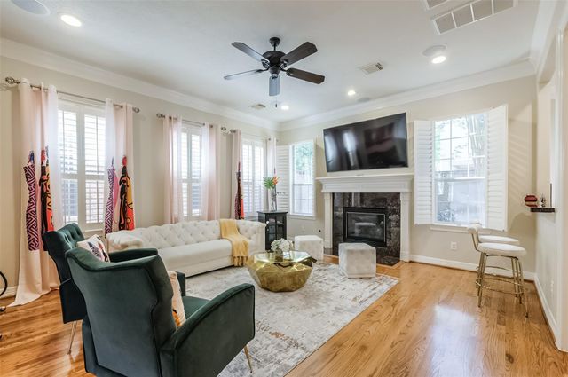 7515 Shady Villa Walk, Houston, TX 77055