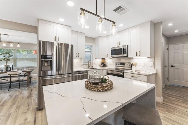 7494 7TH STREET N, St Petersburg, FL 33702
