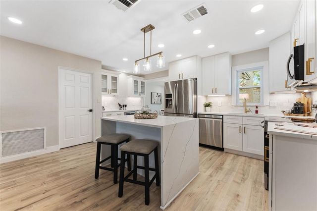 7494 7TH STREET N, St Petersburg, FL 33702