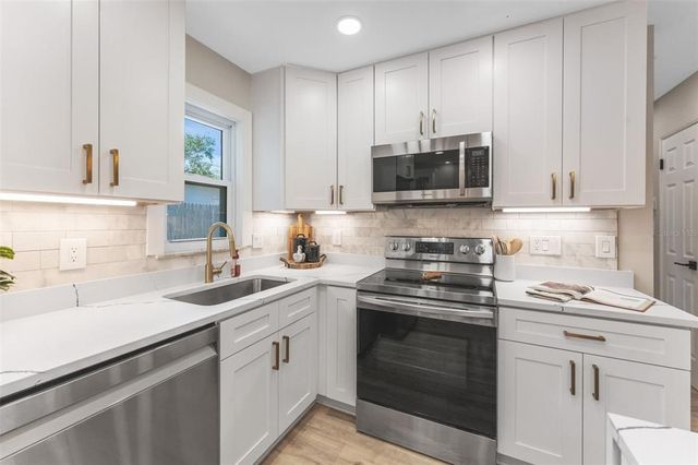7494 7TH STREET N, St Petersburg, FL 33702