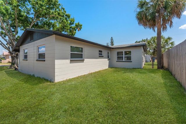 7494 7TH STREET N, St Petersburg, FL 33702