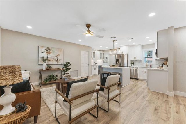 7494 7TH STREET N, St Petersburg, FL 33702