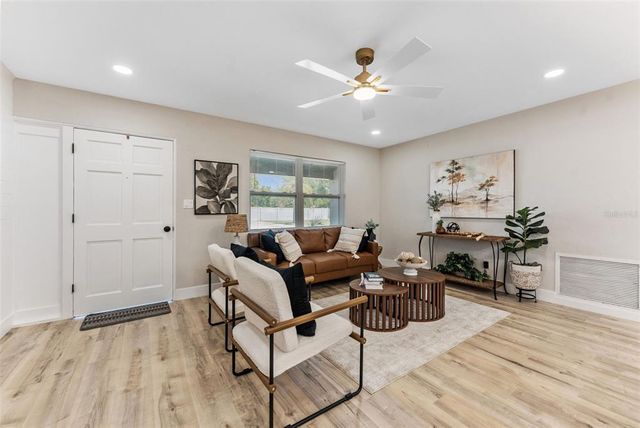 7494 7TH STREET N, St Petersburg, FL 33702