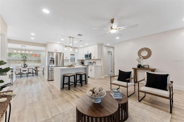 7494 7TH STREET N, St Petersburg, FL 33702