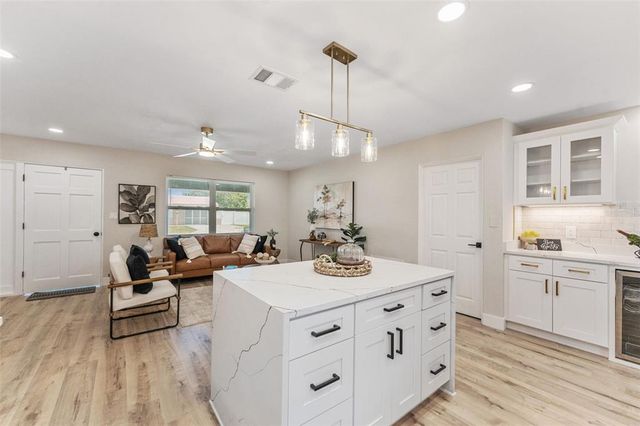 7494 7TH STREET N, St Petersburg, FL 33702