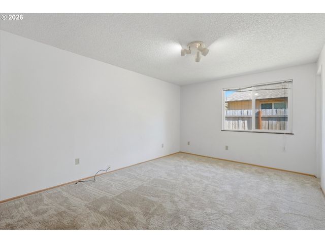 283 Nw 182ND Ave, Beaverton, OR 97006