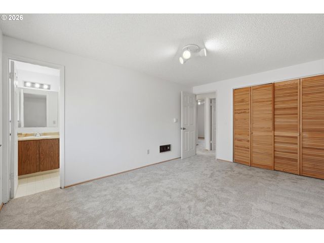 283 Nw 182ND Ave, Beaverton, OR 97006