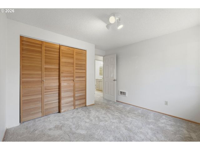 283 Nw 182ND Ave, Beaverton, OR 97006