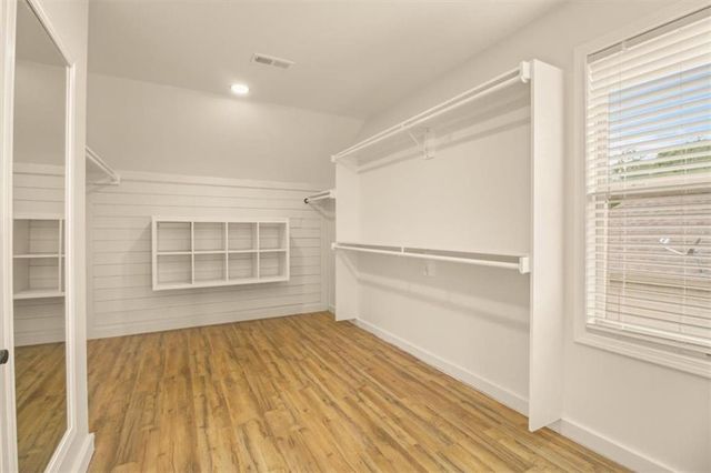 1854 NE Park Ridge Drive, Lee's Summit, MO 64064