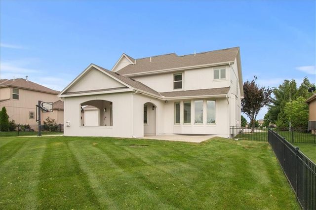 1854 NE Park Ridge Drive, Lee's Summit, MO 64064