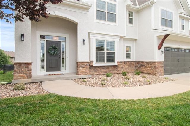 1854 NE Park Ridge Drive, Lee's Summit, MO 64064