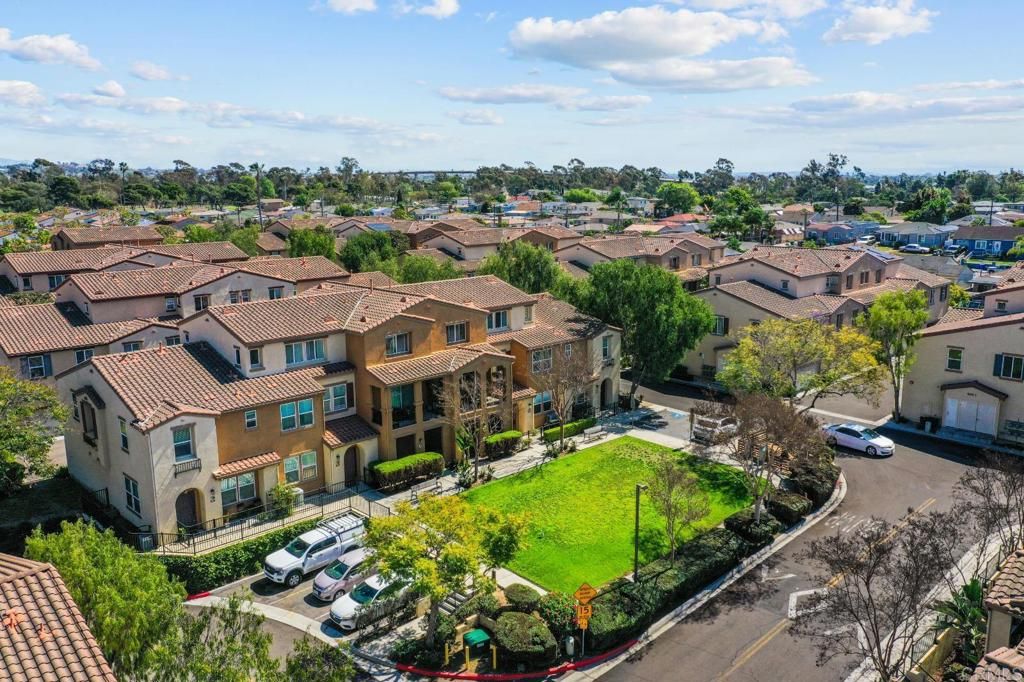 Image 11 of property listing at 4300 Newton Avenue 8, San Diego, CA 92113