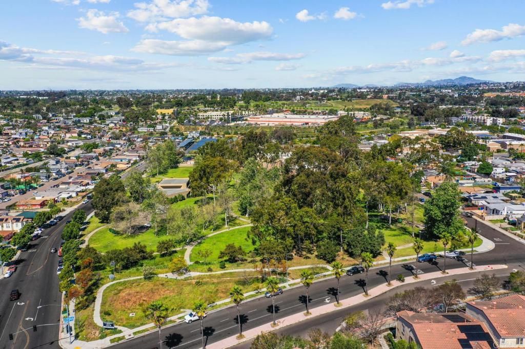 Image 12 of property listing at 4300 Newton Avenue 8, San Diego, CA 92113