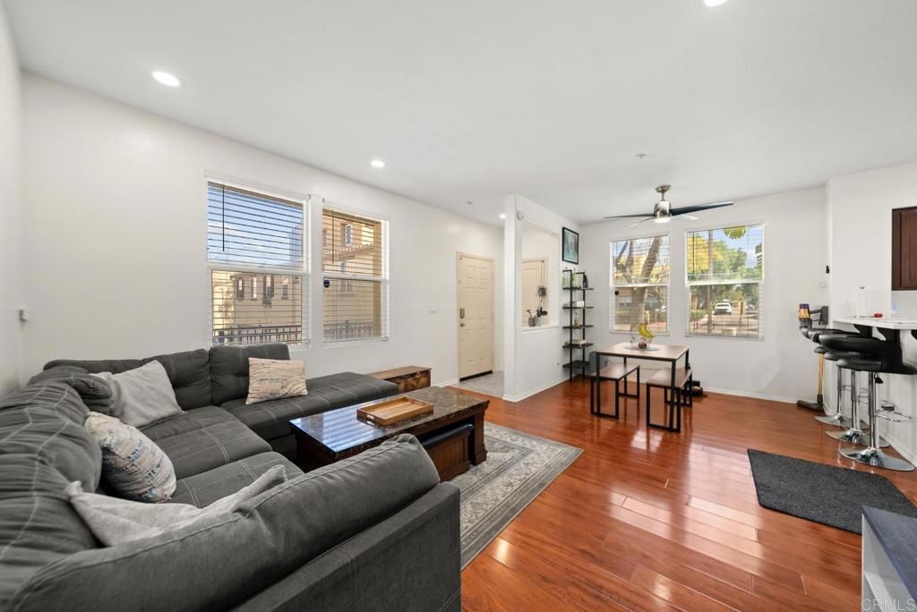 Image 21 of property listing at 4300 Newton Avenue 8, San Diego, CA 92113