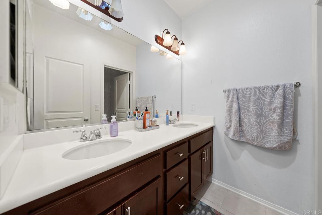 Image 23 of property listing at 4300 Newton Avenue 8, San Diego, CA 92113