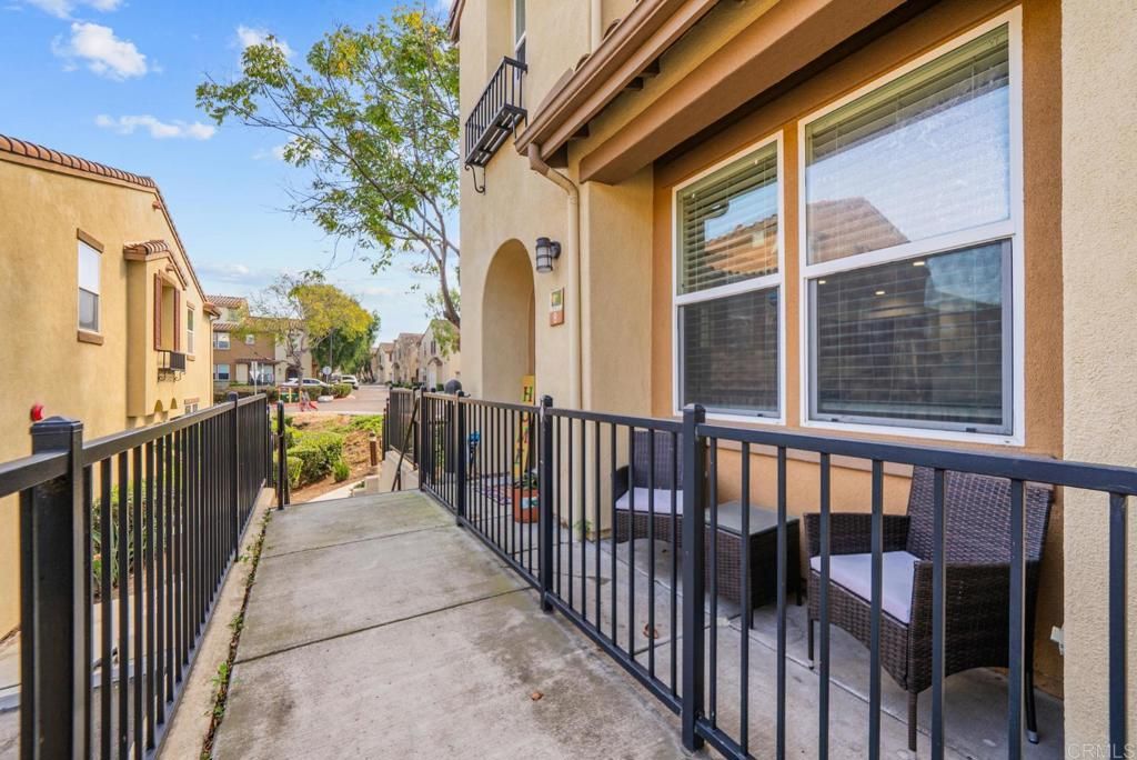 Image 3 of property listing at 4300 Newton Avenue 8, San Diego, CA 92113