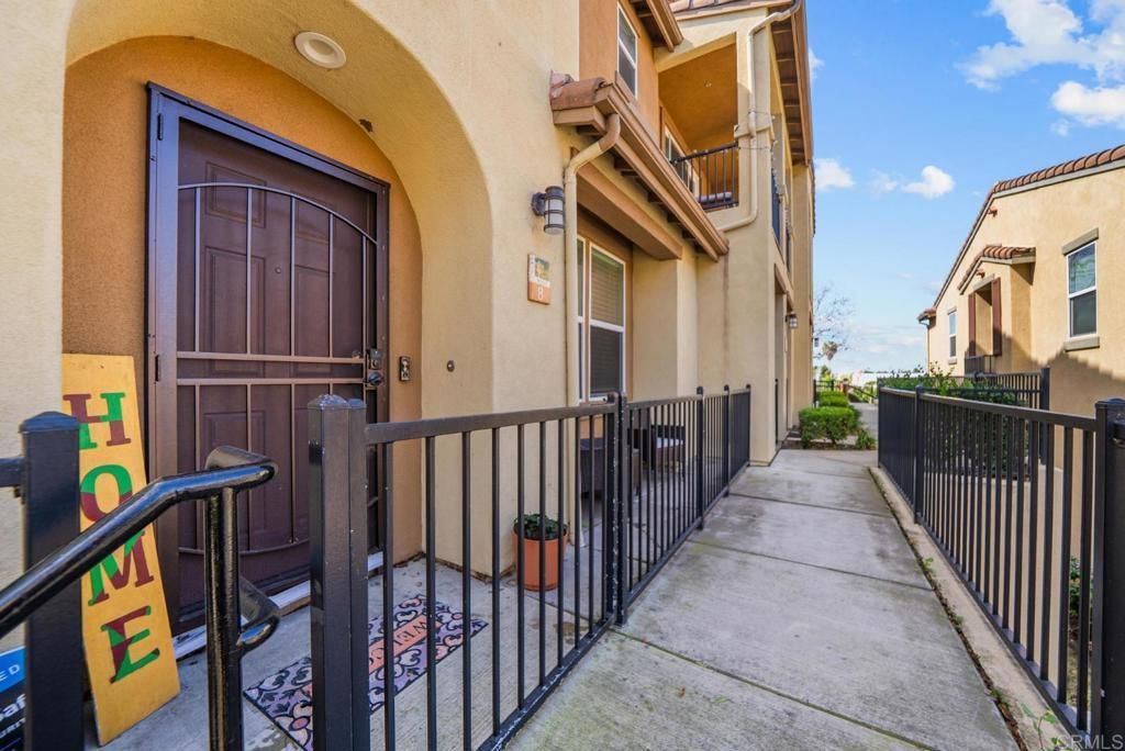 Image 4 of property listing at 4300 Newton Avenue 8, San Diego, CA 92113