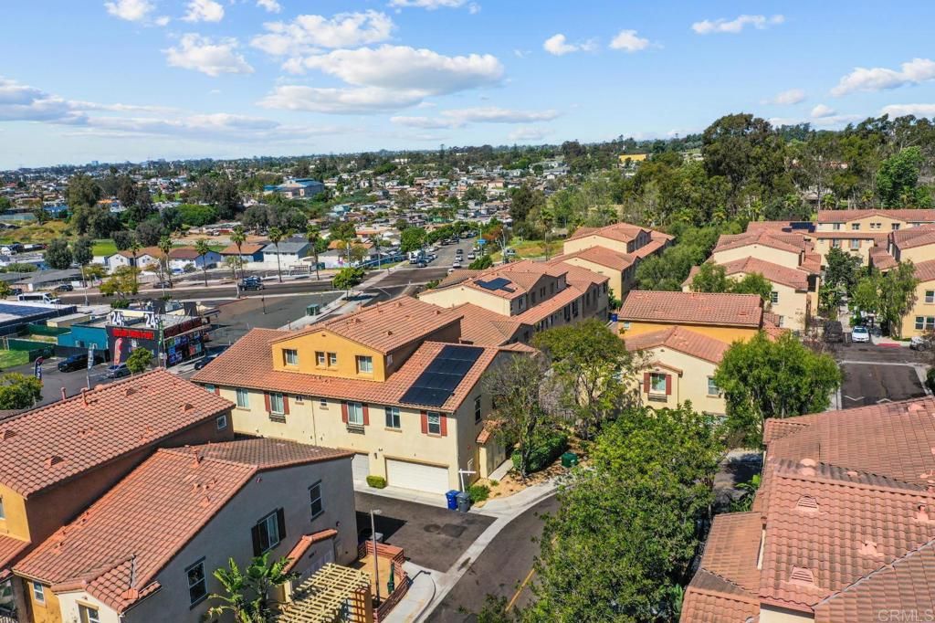 Image 6 of property listing at 4300 Newton Avenue 8, San Diego, CA 92113