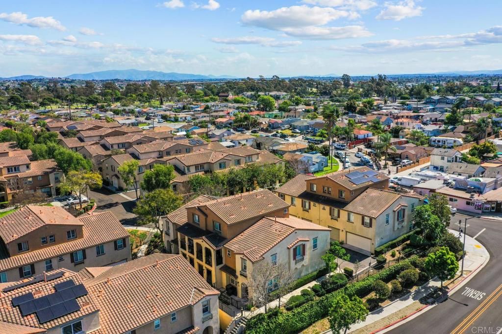 Image 9 of property listing at 4300 Newton Avenue 8, San Diego, CA 92113