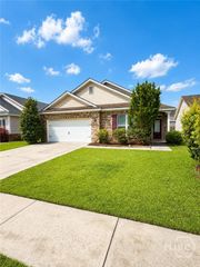 35 Chapel Lake N, Savannah, GA 31419