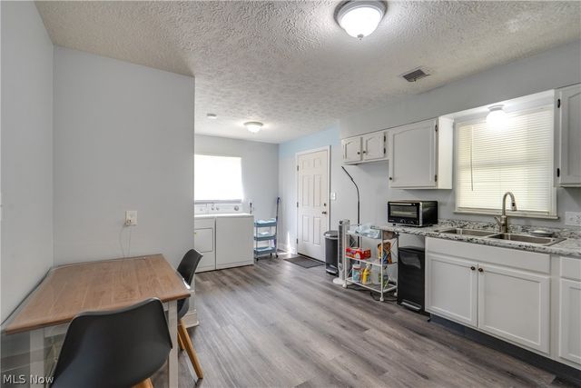 1022 Merton Avenue, Akron, OH 44306