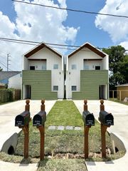 9723 Kerr Ab Street, Houston, TX 77029