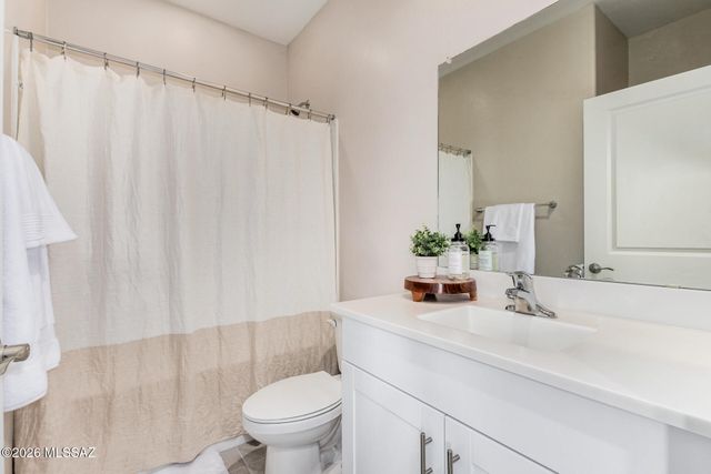 4799 E Greenway Wash Drive, Tucson, AZ 85706