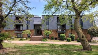 700 Schuyler Ave 16, Kearny Town, NJ 07032
