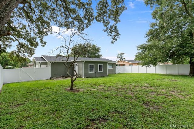 16 S Jefferson Street, Beverly Hills, FL 34465
