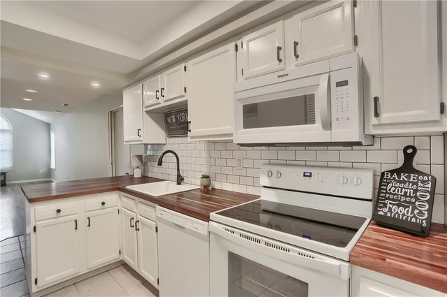 58 Ashford Dr, Cranberry Twp, PA 16066