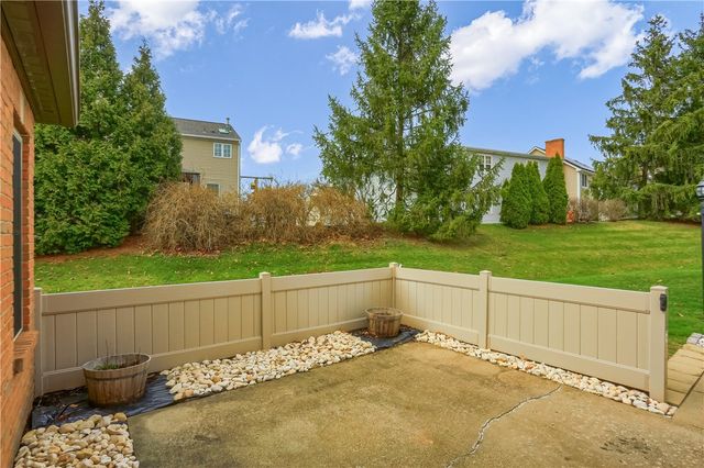 58 Ashford Dr, Cranberry Twp, PA 16066