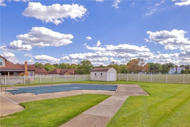 58 Ashford Dr, Cranberry Twp, PA 16066