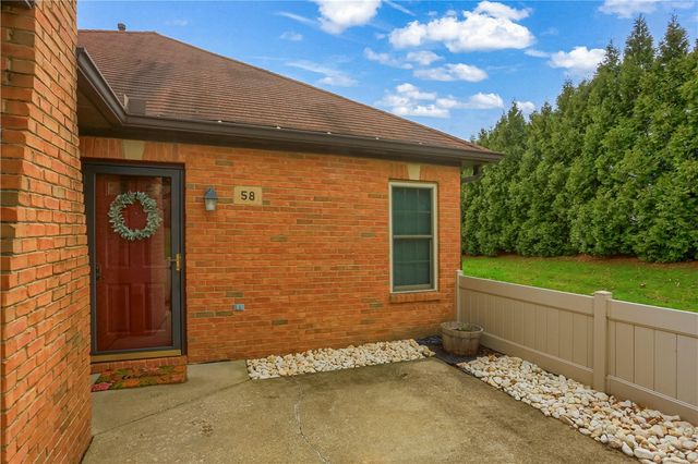 58 Ashford Dr, Cranberry Twp, PA 16066