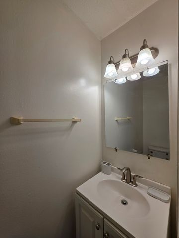 386 Elaine Dr, Clarksville, TN 37042