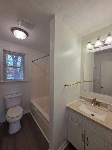 386 Elaine Dr, Clarksville, TN 37042