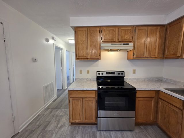 386 Elaine Dr, Clarksville, TN 37042