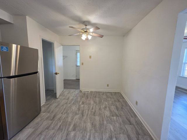 386 Elaine Dr, Clarksville, TN 37042