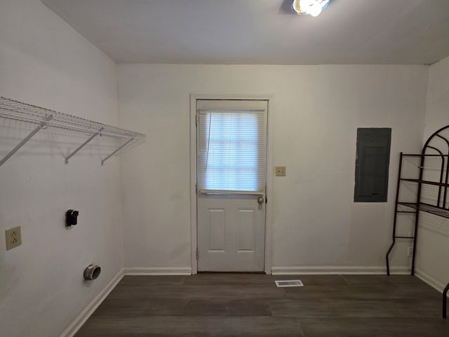 386 Elaine Dr, Clarksville, TN 37042