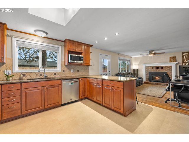 292 Ne PALOMAR Ct, Hillsboro, OR 97124