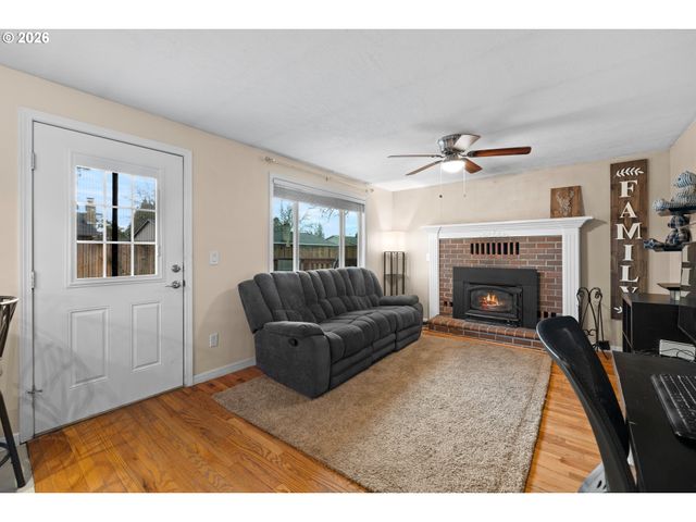 292 Ne PALOMAR Ct, Hillsboro, OR 97124