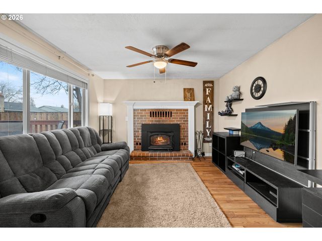 292 Ne PALOMAR Ct, Hillsboro, OR 97124