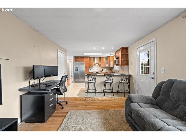 292 Ne PALOMAR Ct, Hillsboro, OR 97124