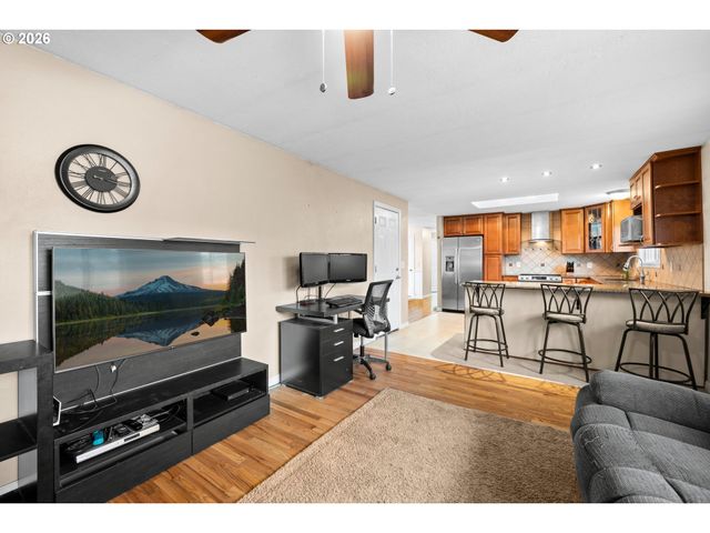 292 Ne PALOMAR Ct, Hillsboro, OR 97124