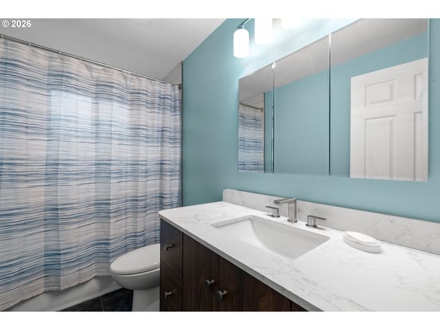 292 Ne PALOMAR Ct, Hillsboro, OR 97124