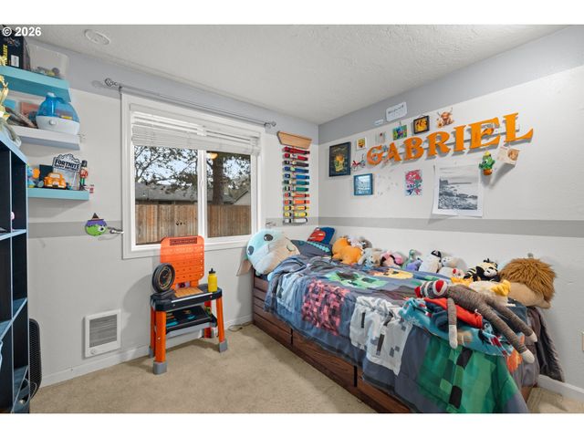 292 Ne PALOMAR Ct, Hillsboro, OR 97124