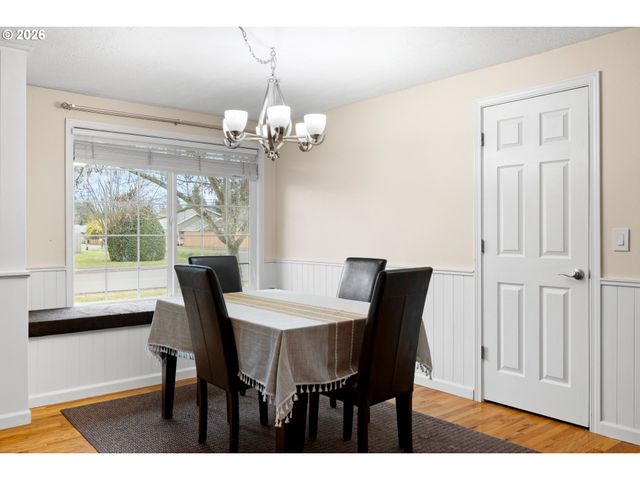 292 Ne PALOMAR Ct, Hillsboro, OR 97124