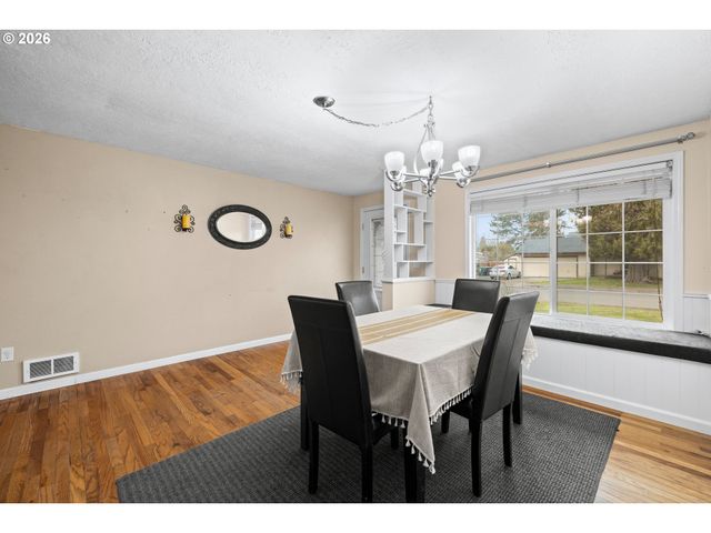 292 Ne PALOMAR Ct, Hillsboro, OR 97124