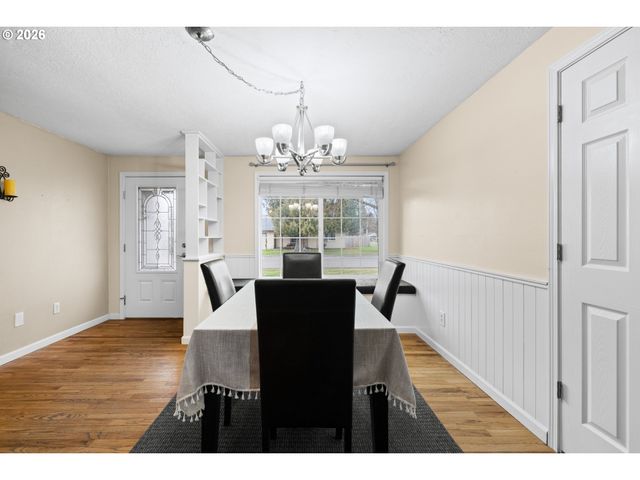 292 Ne PALOMAR Ct, Hillsboro, OR 97124